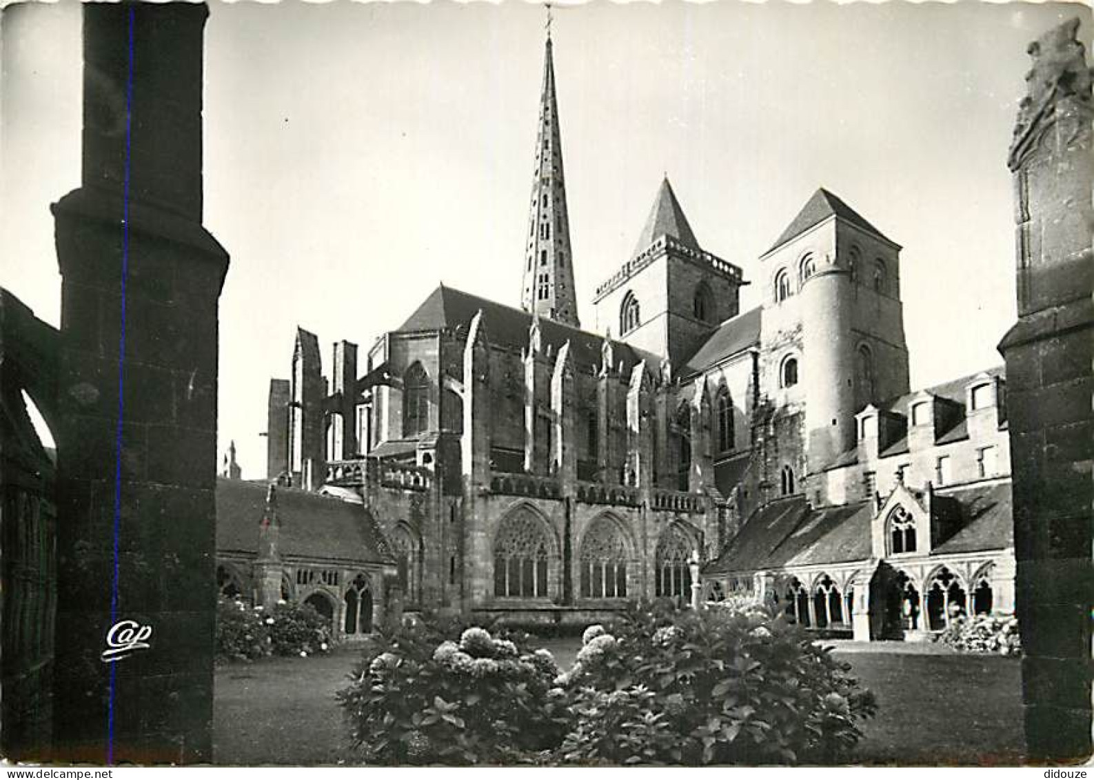 22 - Tréguier - La Basilique-Cathédrale, La Tour D'Hastings Et Le Cloître - Mention Photographie Véritable - CPSM Grand  - Tréguier