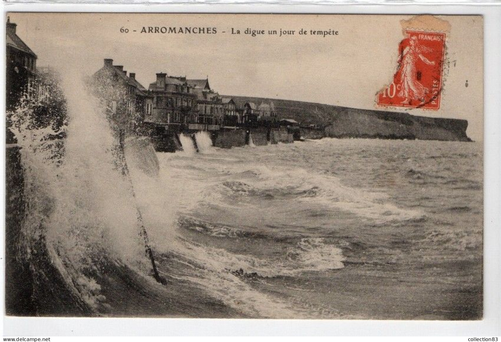 CPA ARROMANCHES La Digue Un Jour De Tempête - Arromanches