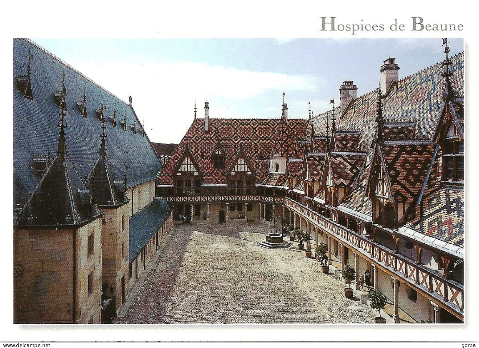 *CPM + Enveloppe - 21 - BEAUNE - Les Hospices - La Cour D'Honneur - Beaune