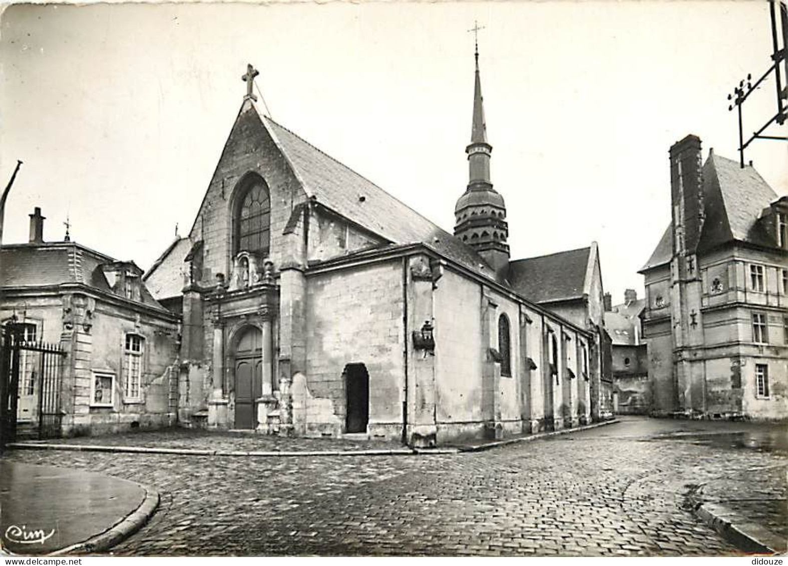 02 - Villers Cotterets - L'Eglise - Mention Photographie Véritable - Carte Dentelée - CPSM Grand Format - Voir Scans Rec - Villers Cotterets