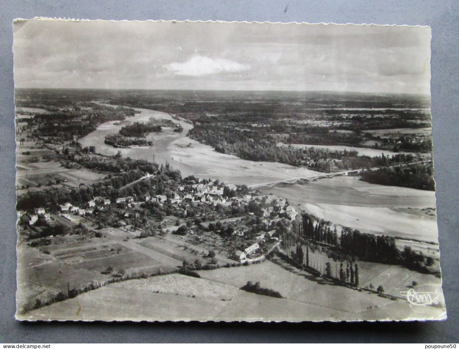 CP 18 Cher  SANCERRE  - La Loire Et Saint Thibault Vue Aérienne  Timbrée  1950 - Sancerre