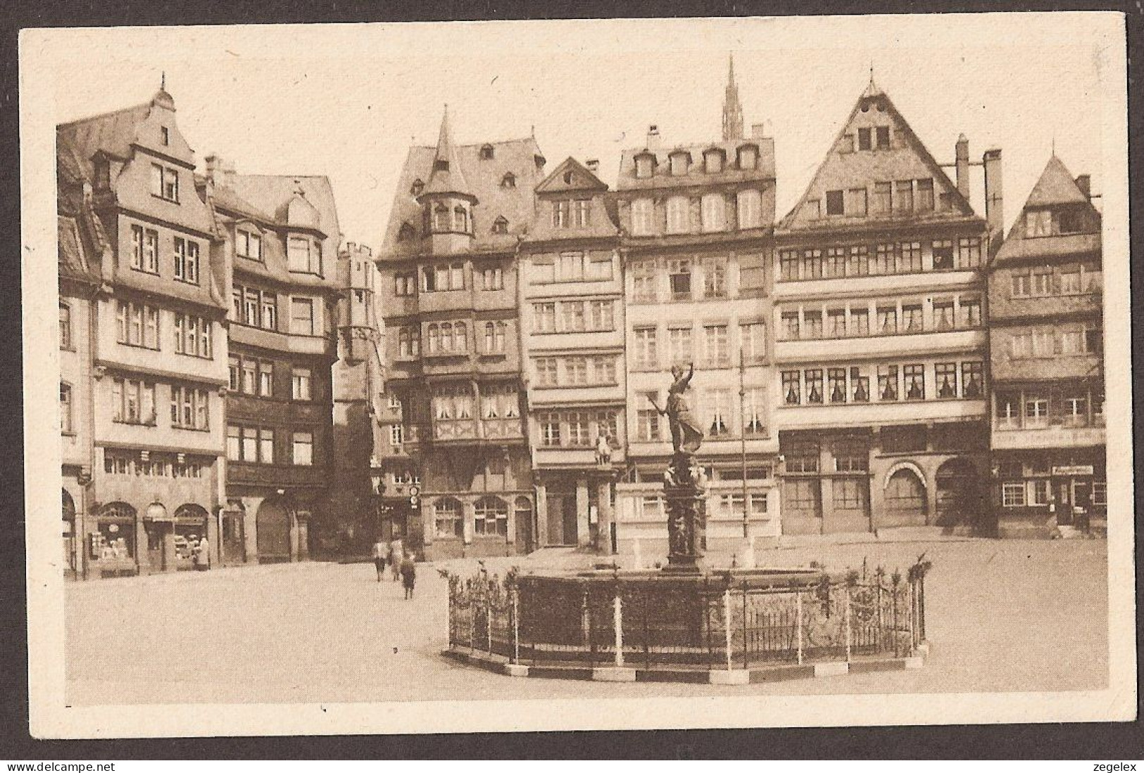 Frankfurt A. M. - Römerberg Mit Gerechtigkeitsbrunnen - Frankfurt A. Main