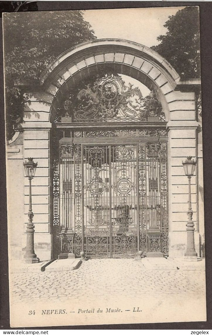 Nevers - Portal De Fer Forgé Du Musée - Nevers