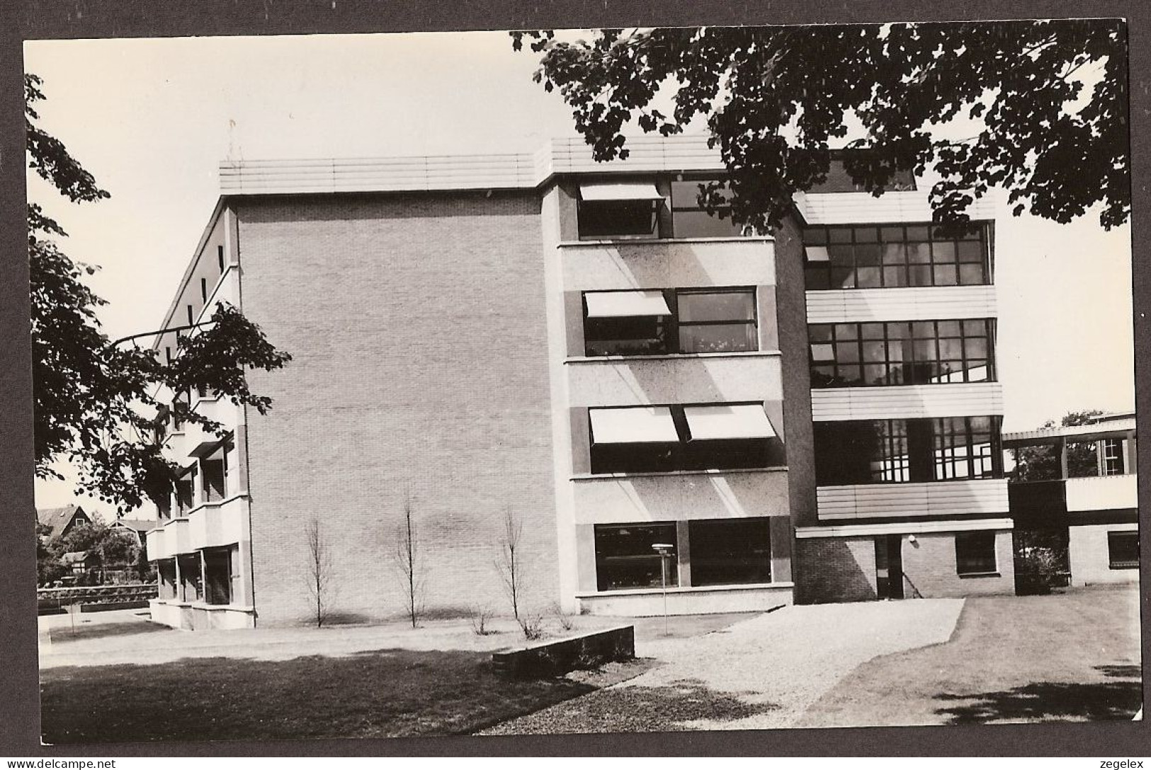 Hilversum - R.K. Ziekenverpleging - Zijaanzicht Nieuwbouw - Hilversum