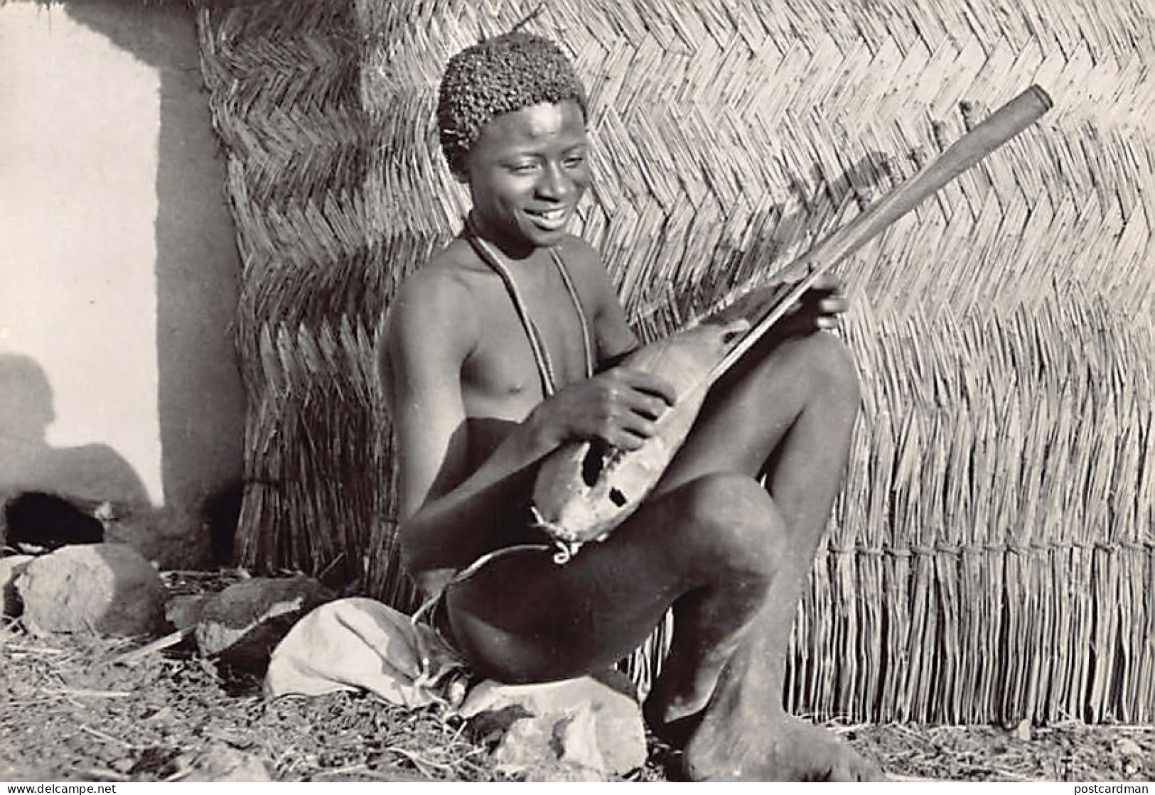 Cameroun - Musicien Fali - TAILLE DE LA CARTE POSTALE 15 Cm. Par 10 Cm. - POSTCARD SIZE 15 Cm. By 10 Cm. (5.9 In By 3.9  - Camerun