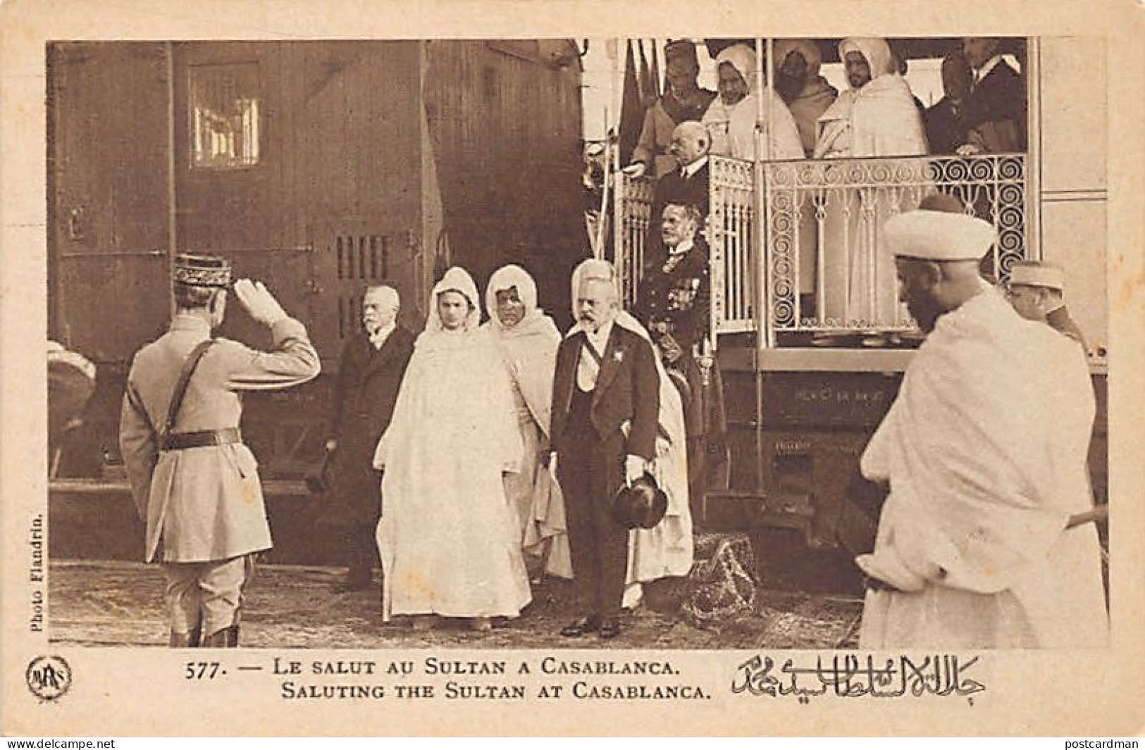Maroc - CASABLANCA - Le Salut Au Sultan Mohammed V Accompagné Du Résident Général M. Steeg - Ed. Flandrin 577 - Casablanca