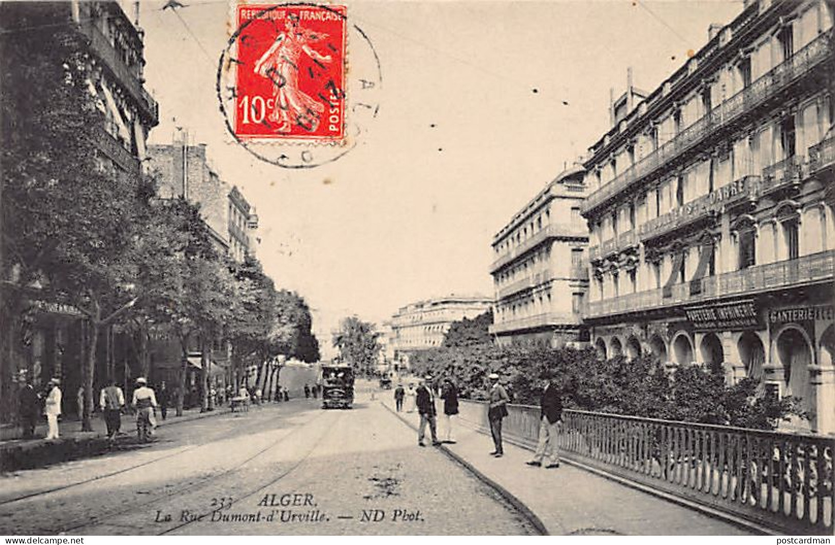 ALGER - La Rue Dumont-d'Urville - Alger