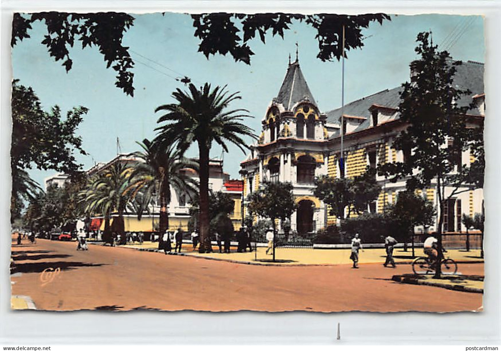 Algérie - SIDI BEL ABBÈS - Boulevard De La République Et Hôtel De Ville - Ed. CAP 88 - Sidi-bel-Abbes