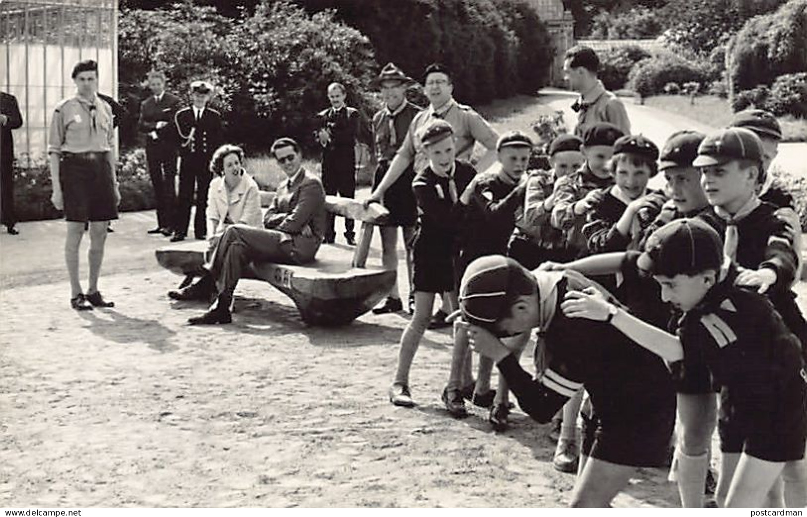 LAKEN Laeken (Bruxelles) Scouts Au Palais - Bauduin & Fabiola - CARTE PHOTO Juillet 1961 - Ed. Papeterie Robert - Laeken