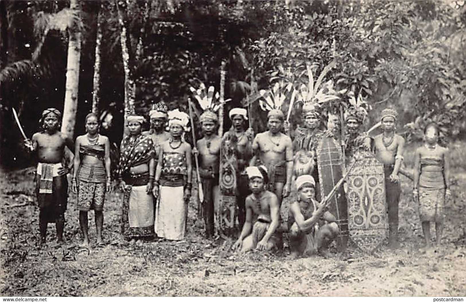 Malaysia - BORNEO - Group Of Dayaks - REAL PHOTO - Publ. Unknown  - Malaysia