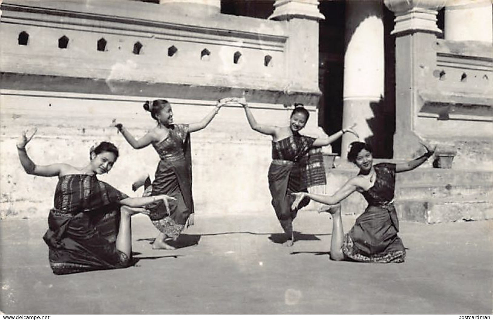 Laos - Danseuses Laotiennes - CARTE PHOTO - Ed. Photo Wang-Xuan  - Laos