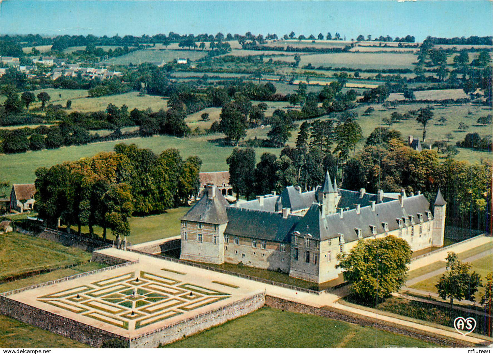 61* CARROUGES  La Chateau  (CPSM 10x15cm)      RL18,0351 - Carrouges