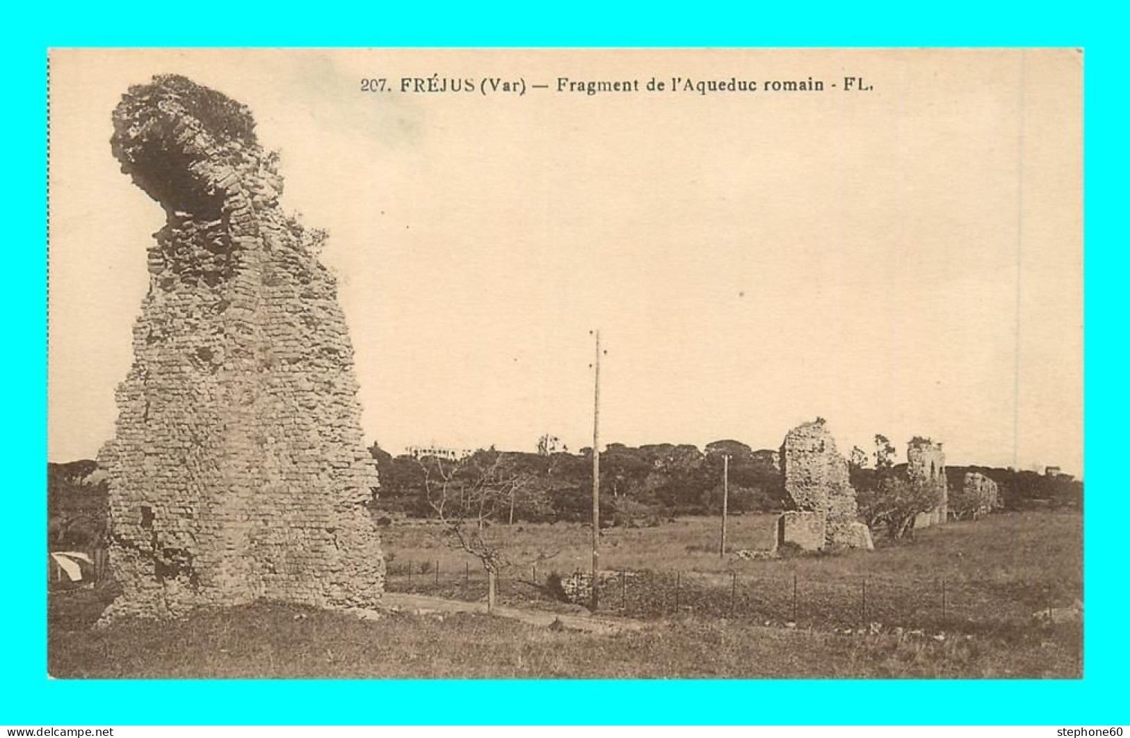 A906 / 181 83 - FREJUS Fragment De L'Aqueduc Romain - Frejus