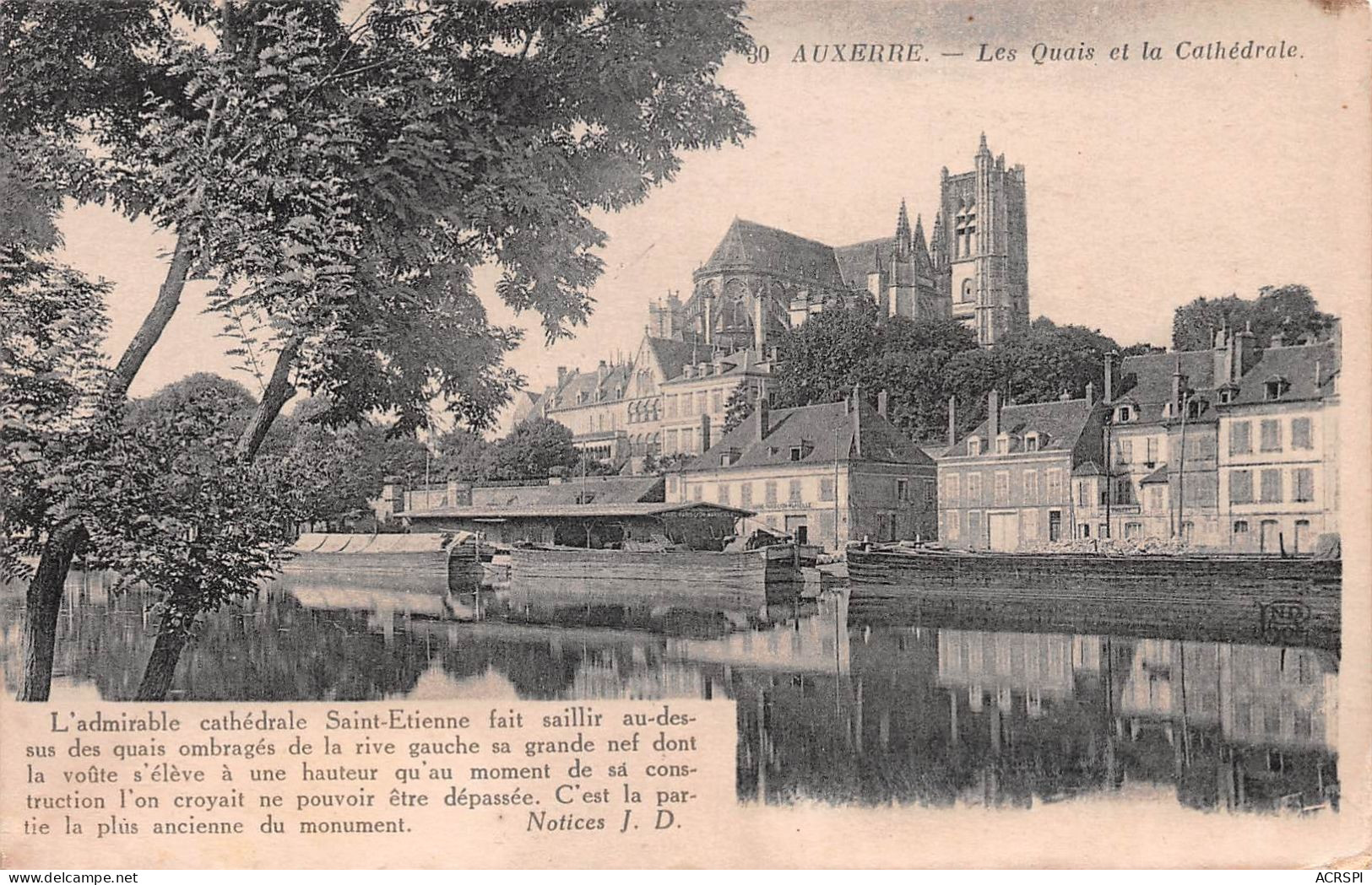89 AUXERRE  La Cathédrale  Et Les Quais  (Scan R/V) N° 37 \MR8004 - Auxerre