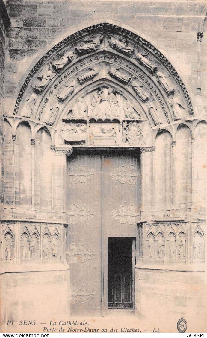 89 SENS   La Cathédrale Porte Des Clochers  (Scan R/V) N° 90 \MR8003 - Sens