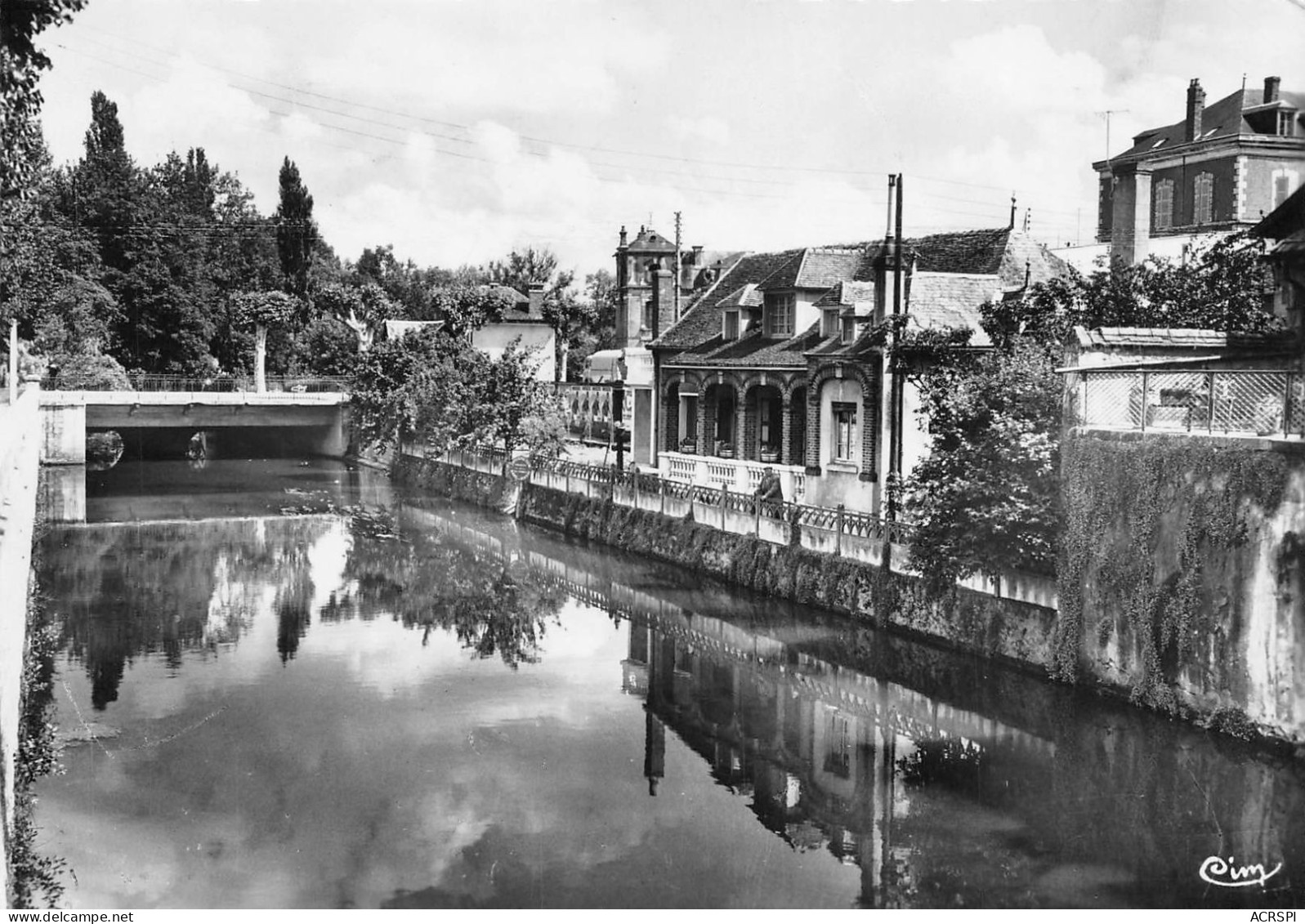 58  Cosne-Cours-sur-Loire  Le Nohain  éditions Combier (Scan R/V) N° 13 \MR8001 - Cosne Cours Sur Loire