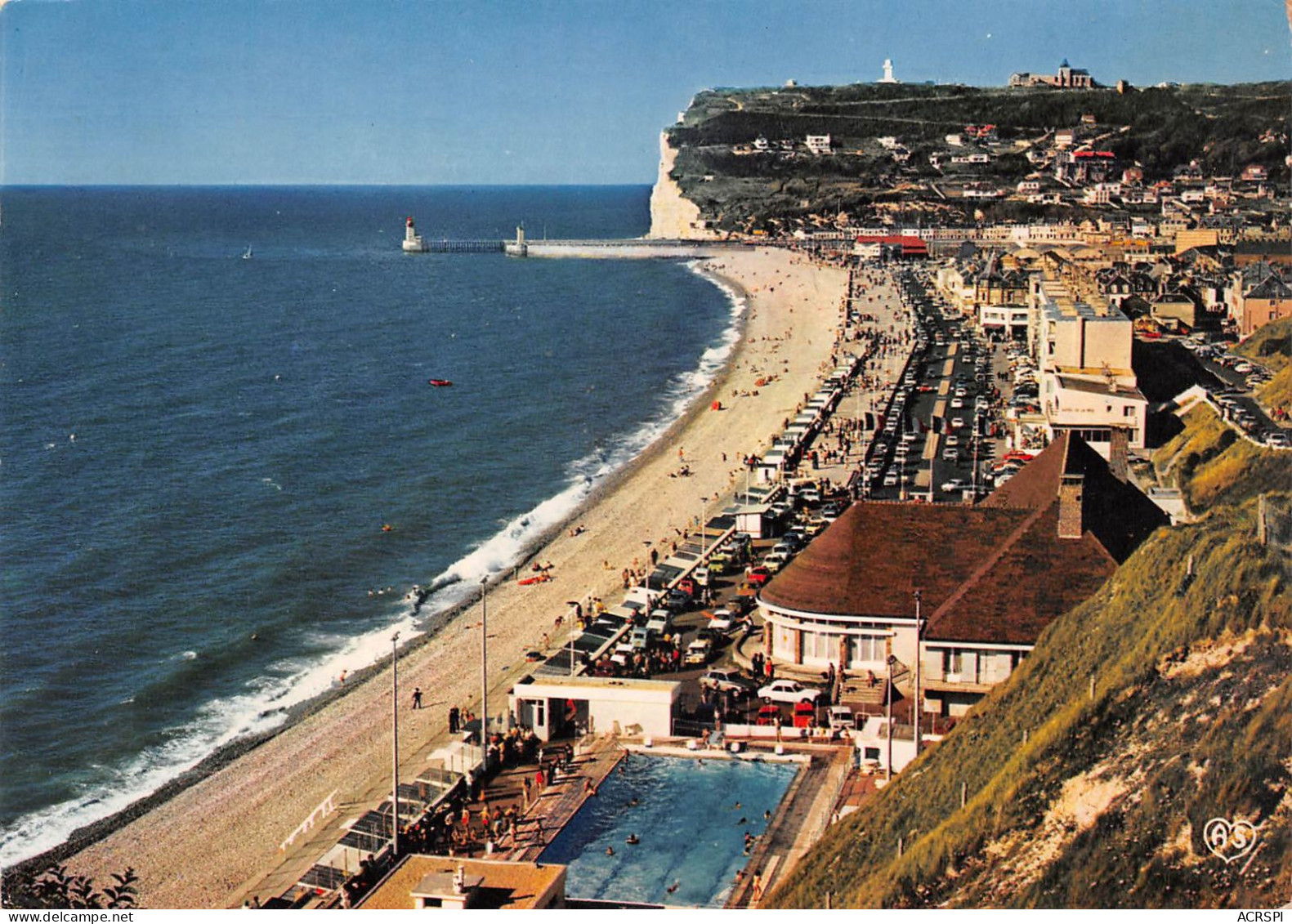 76 Fécamp    Le Cap Fagnet La Plage Le Front De Mer Le Casino La Piscine Et Les Falaises   (scanR/V)   N° 36  MR8008 - Fécamp