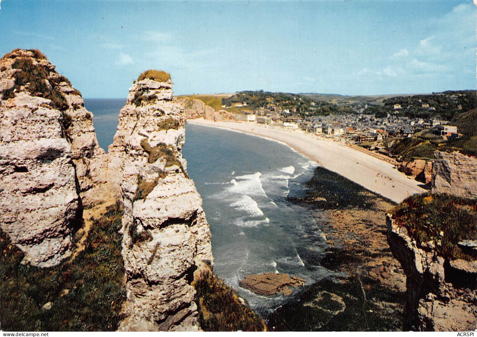 76 ETRETAT Panorama Devant La Chambre Des Demoiselles    (scanR/V)   N° 32  MR8008 - Etretat