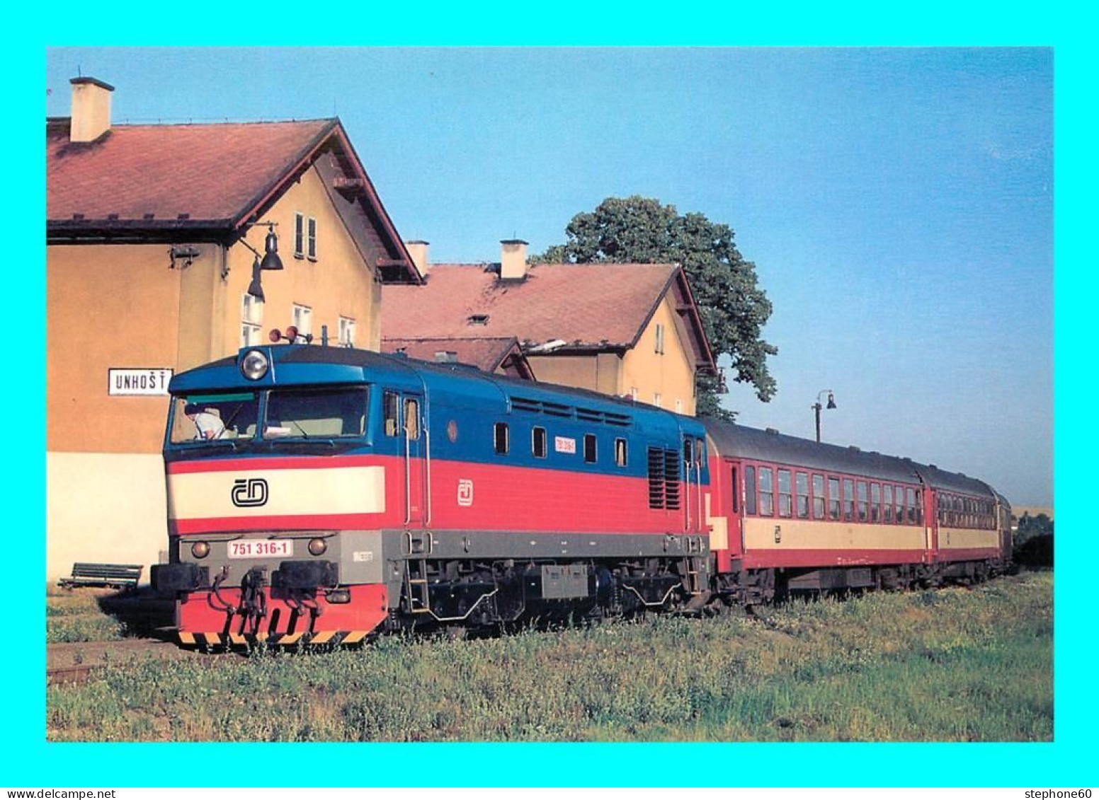 A901 / 103 TRAIN Dieselelectric Locomotive 751 316-1 Station Unhost - Trains