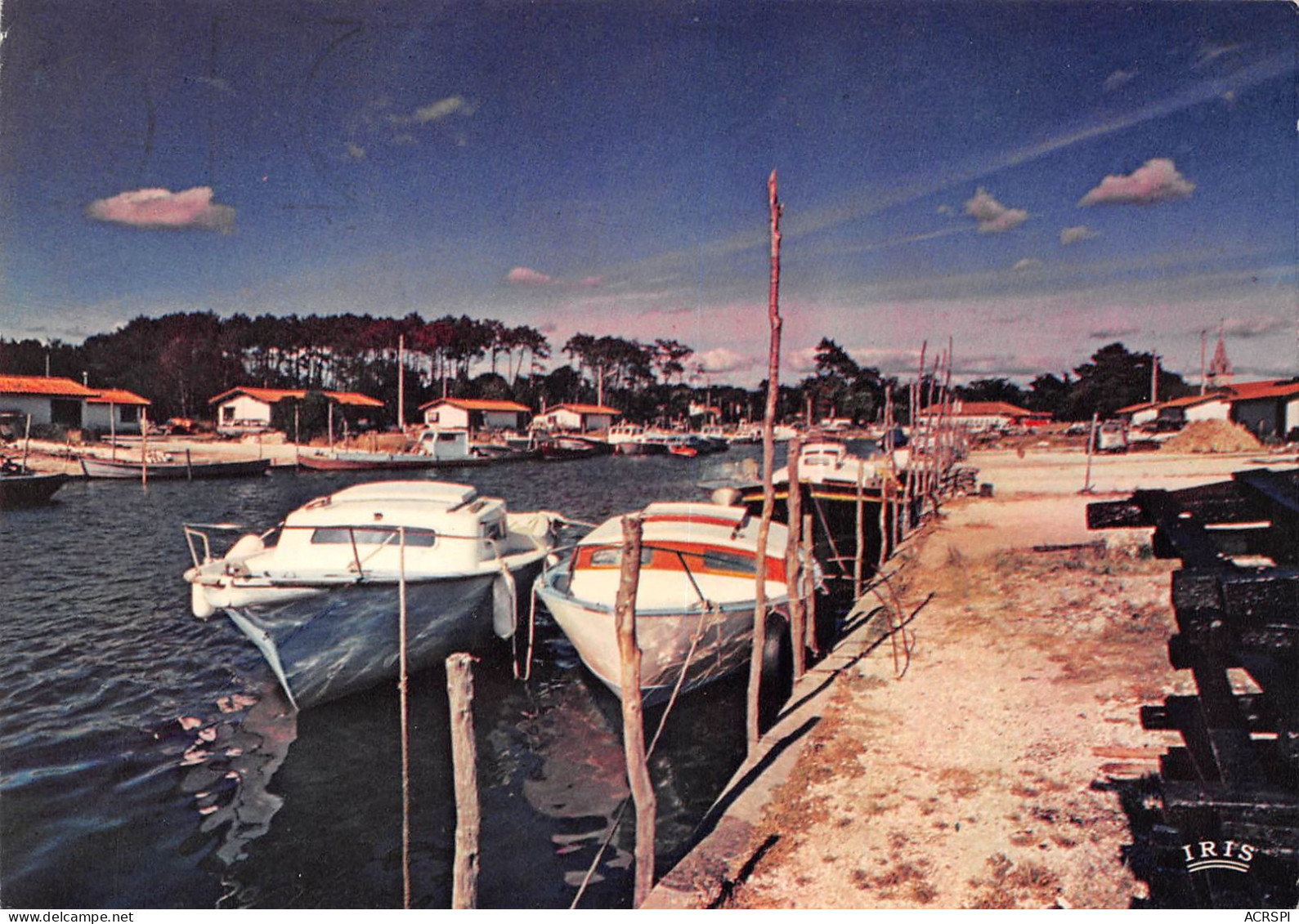 33 ANDERNOS LES BAINS Le Port Ostreicole  En Baie D'Arcachon    (Scan R/V) N° 1 \MR8025 - Andernos-les-Bains