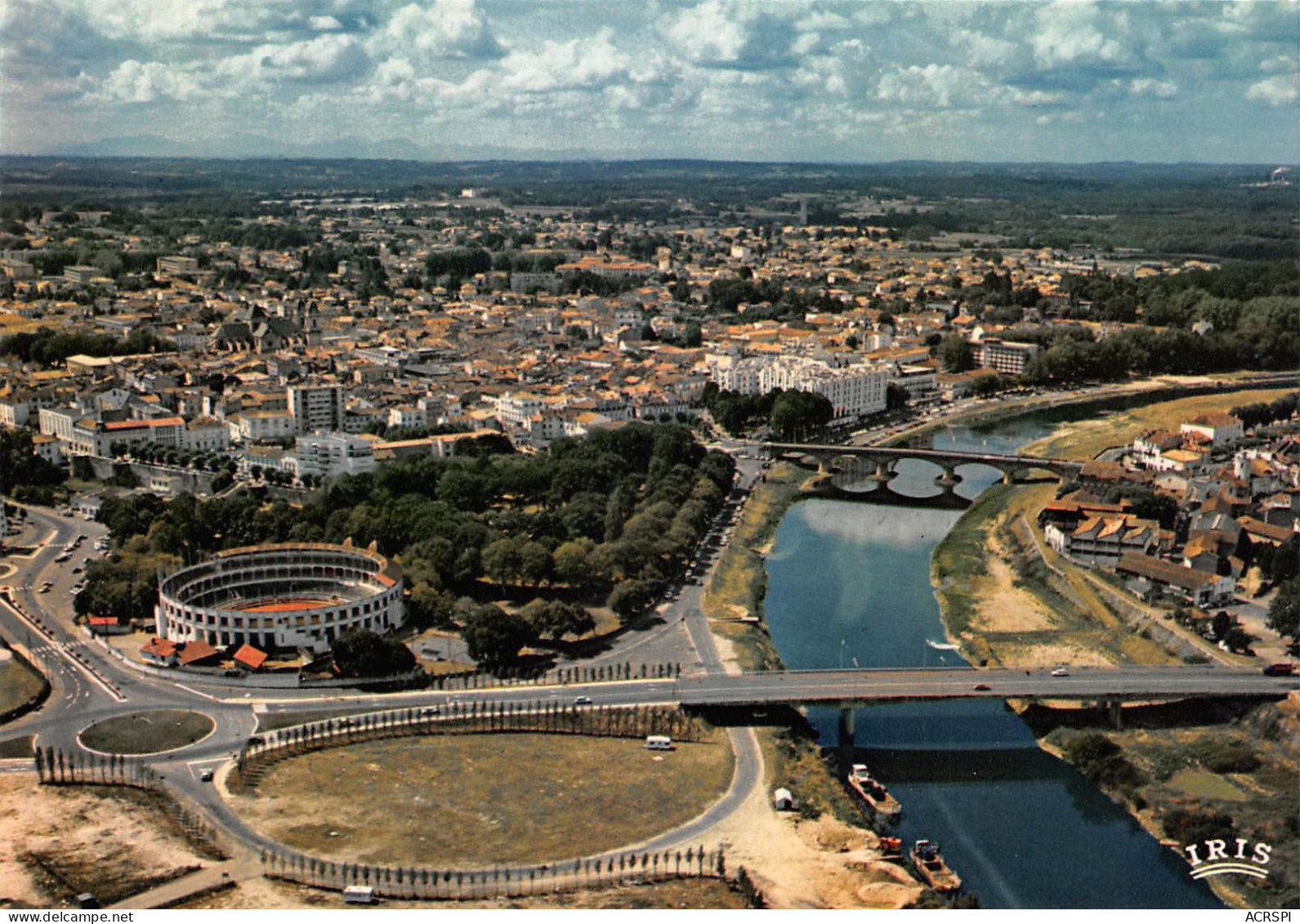 40   DAX  La Ville Les Arènes Et Les Bords De L'Adour     (Scan R/V) N°   32   \MR8024 - Dax