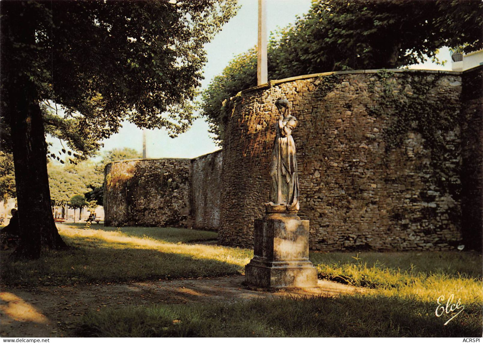 40   DAX     Le Jardin Des Arènes  Les Fortifications    (Scan R/V) N°   9   \MR8024 - Dax