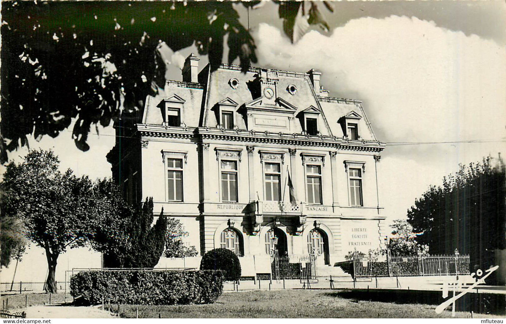 94* NOGENT S/MARNE   Hotel D Ville  (CPSM Format 9x14cm)       RL29,0358 - Nogent Sur Marne