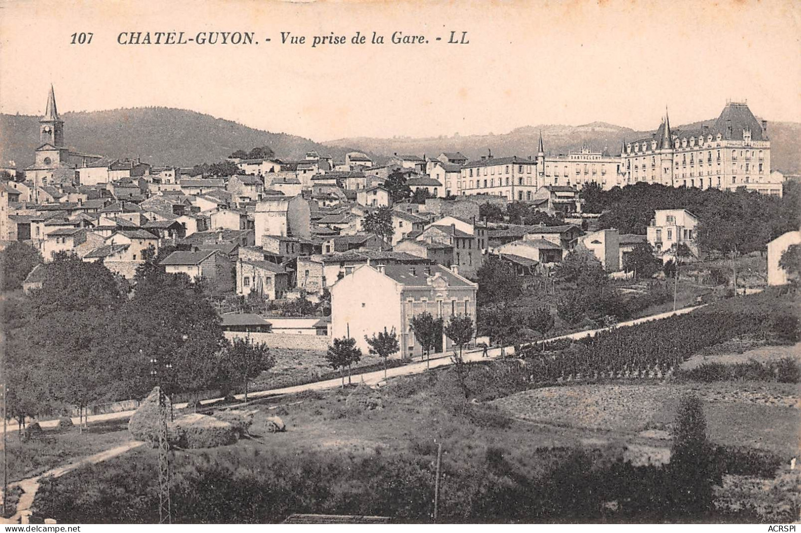 63   Châtel-Guyon   Vue Générale Prise De La Gare      (Scan R/V) N°   40    \MR8030 - Châtel-Guyon