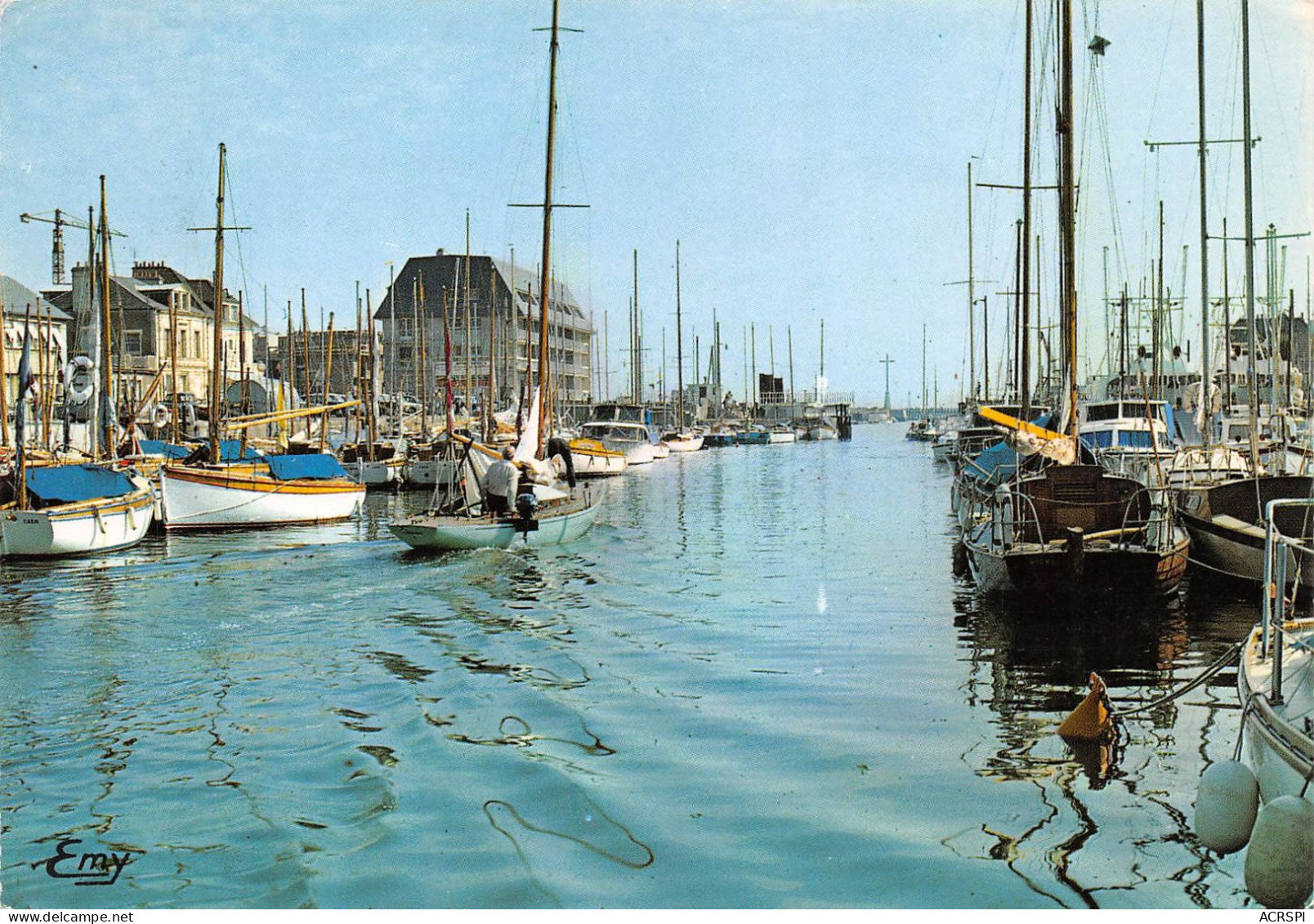 14  Courseulles-sur-Mer  Le Bassin               (Scan R/V) N°   35   \MR8045 - Courseulles-sur-Mer