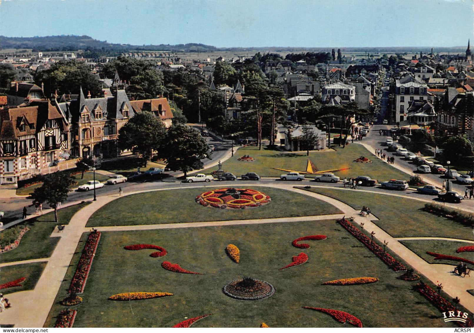 14  CABOURG   Jardins Et Rue De La Mer                 (Scan R/V) N°    17   \MR8044 - Cabourg