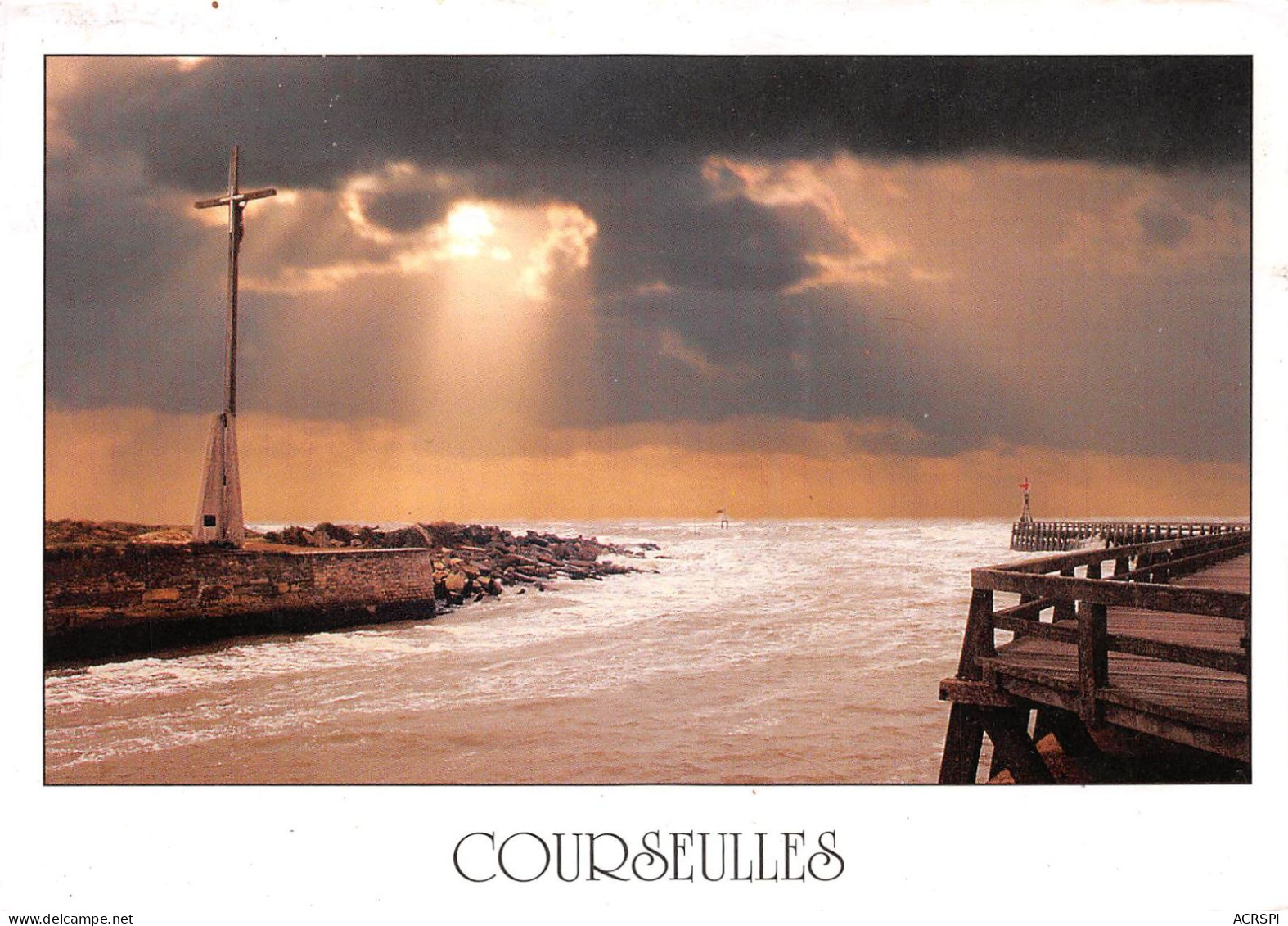 14  Courseulles-sur-Mer  La Jetée Et Le Canal           (Scan R/V) N°    7   \MR8044 - Courseulles-sur-Mer