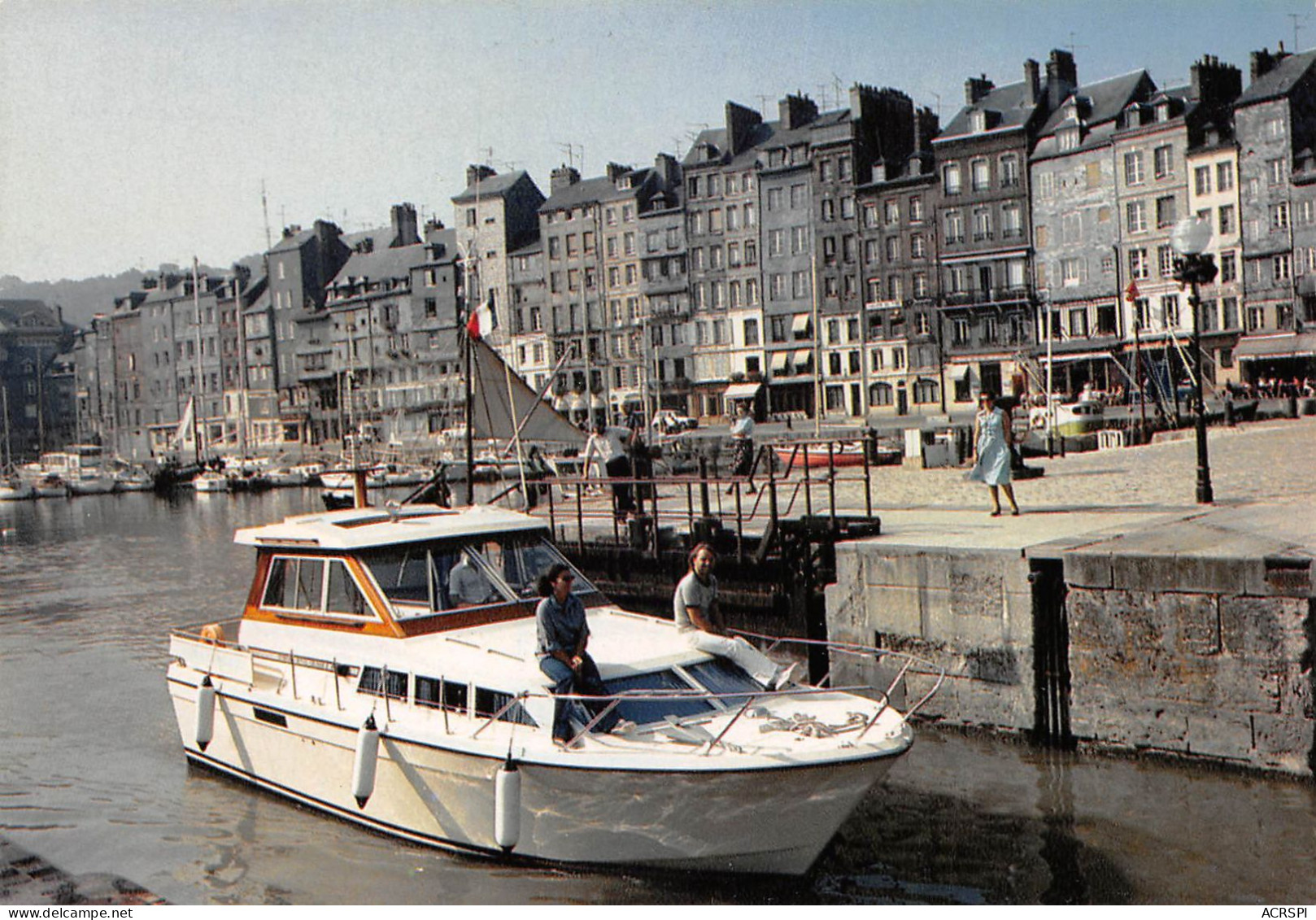 14 HONFLEUR   Les Quais Du Vieux Bassin L'écluse    (Scan R/V) N°   24   \MR8043 - Honfleur