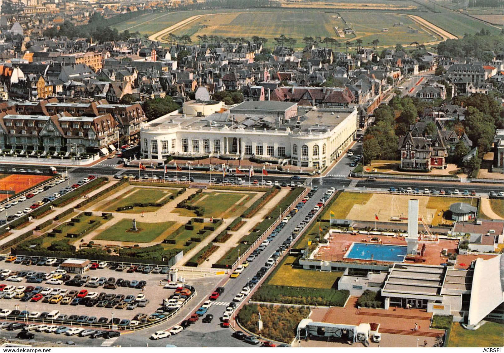 14  DEAUVILLE   Parking Et Jardins Du Casino        (Scan R/V) N°   36   \MR8041 - Deauville