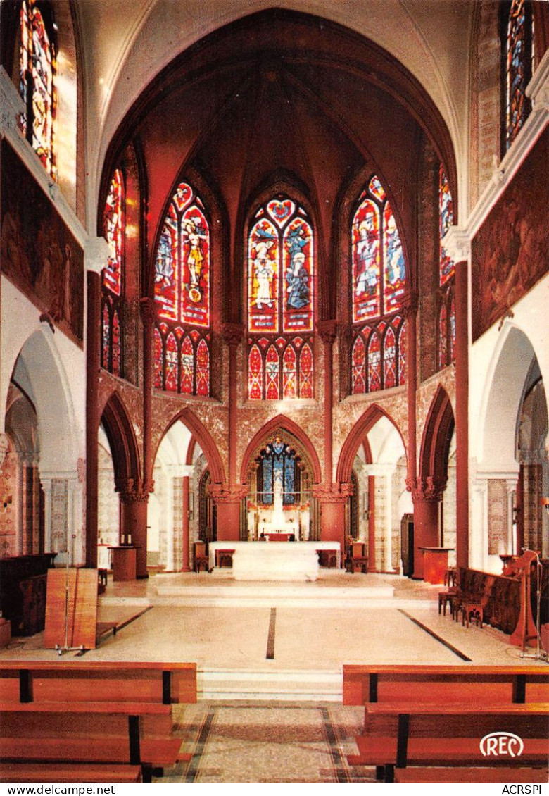 36   ISSOUDUN Intérieur De La Basilique La NEF       (Scan R/V) N°      46       \MR8037 - Issoudun