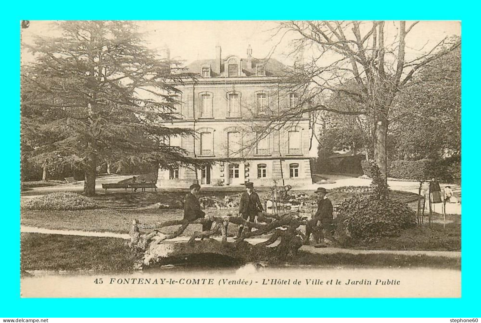 A895 / 571 85 - FONTENAY LE COMTE Hotel De Ville Et Jardin Public - Fontenay Le Comte