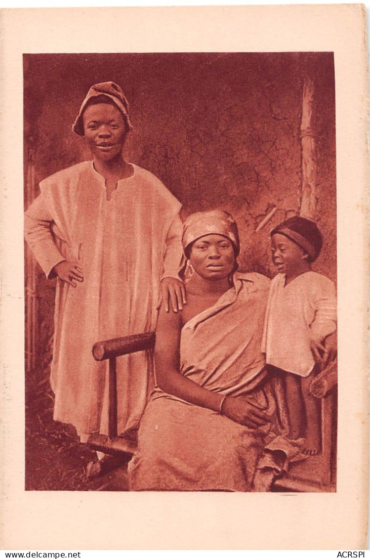 CAMEROUN    FOUMBAN   Famille évangéliste  Chrétienne            (Scan R/V) N°    62   \MR8053 - Cameroon