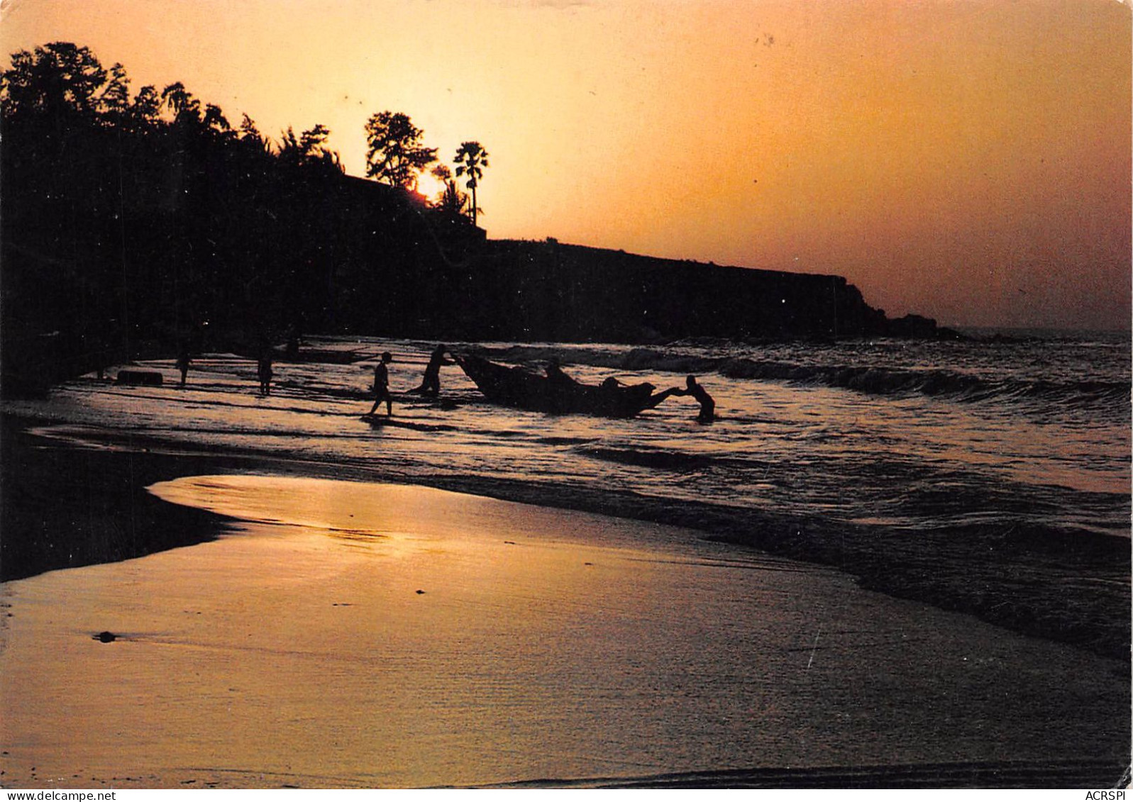 GAMBIE  Bakau Banjul Retour Des Pêcheurs Au Crépuscule       (Scan R/V) N°    43   \MR8053 - Gambia