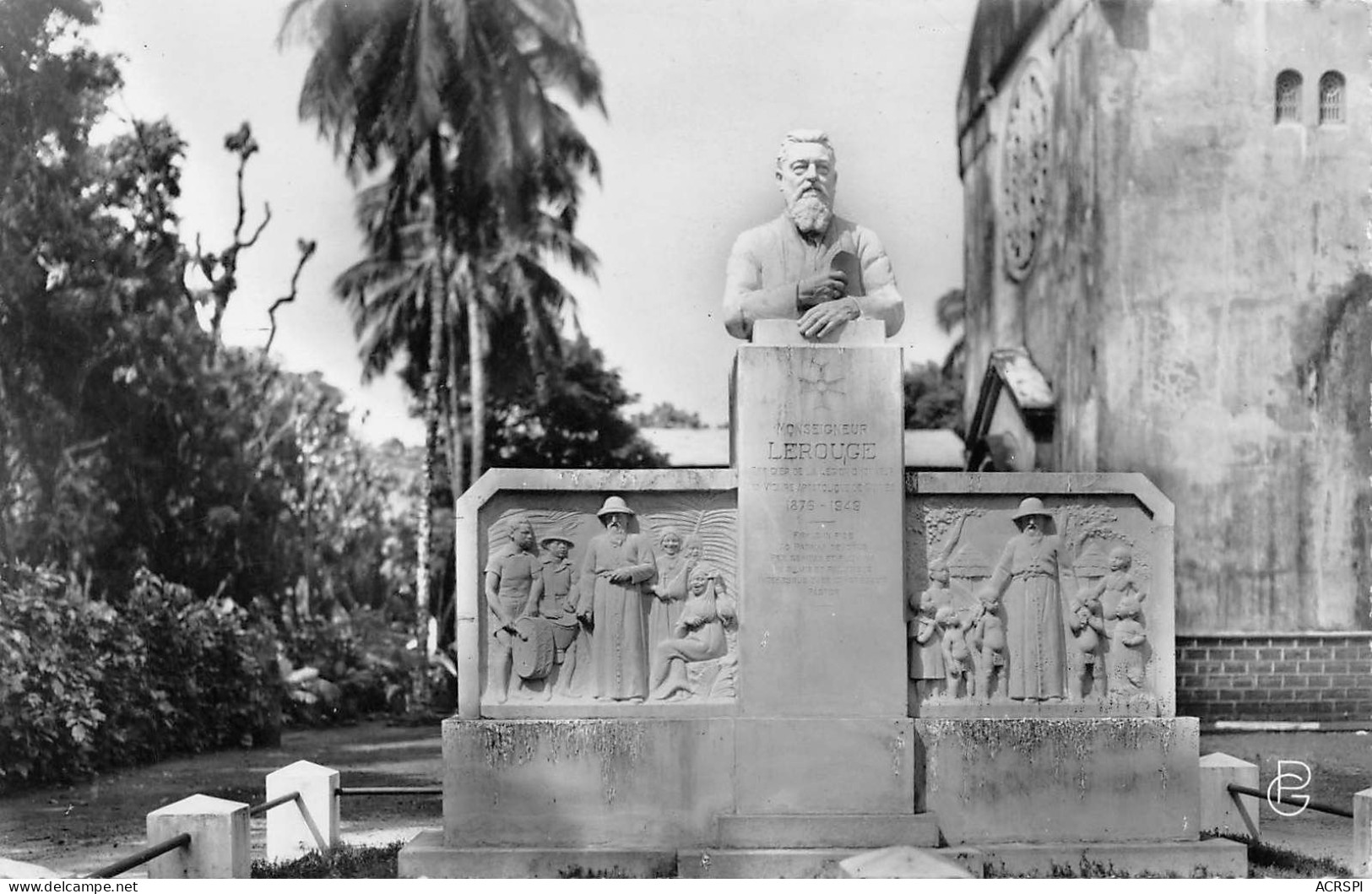 GUINEE FRANCAISE CONAKRY MONUMENT A MONSEIGNEUR LEROUGE     (Scan R/V) N°   1   \MR8053 - Guinea Francese