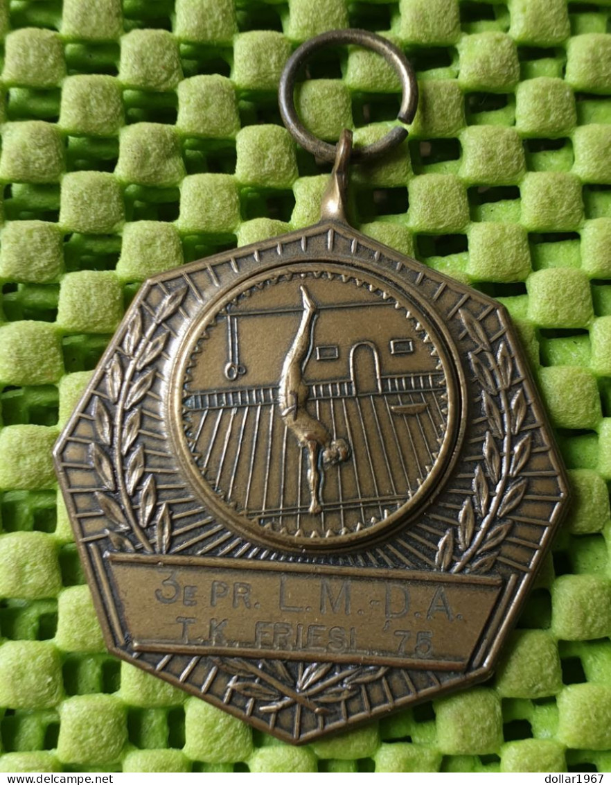Medaile   :   3e. Pr. L.M D.A T.K Friesland 1975  -  Original Foto  !!  Medallion  Dutch - Otros & Sin Clasificación