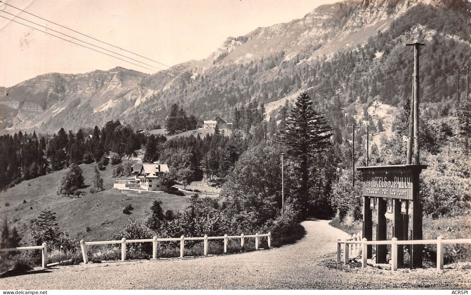 01  GEX  Le Col De La Faucille  Hotels Du Pailly   (Scan R/V) N°   20   \MR8059 - Gex