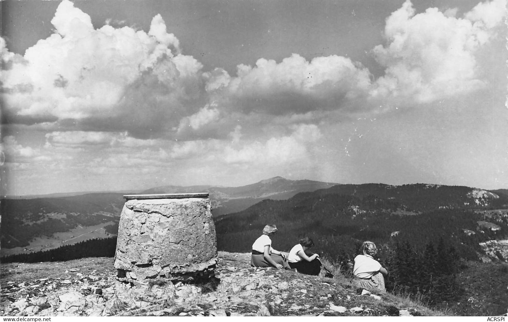 01  GEX  Col De La Faucille Table D'orientation Au Sommet Du Mont Rond   (Scan R/V) N°   13   \MR8059 - Gex