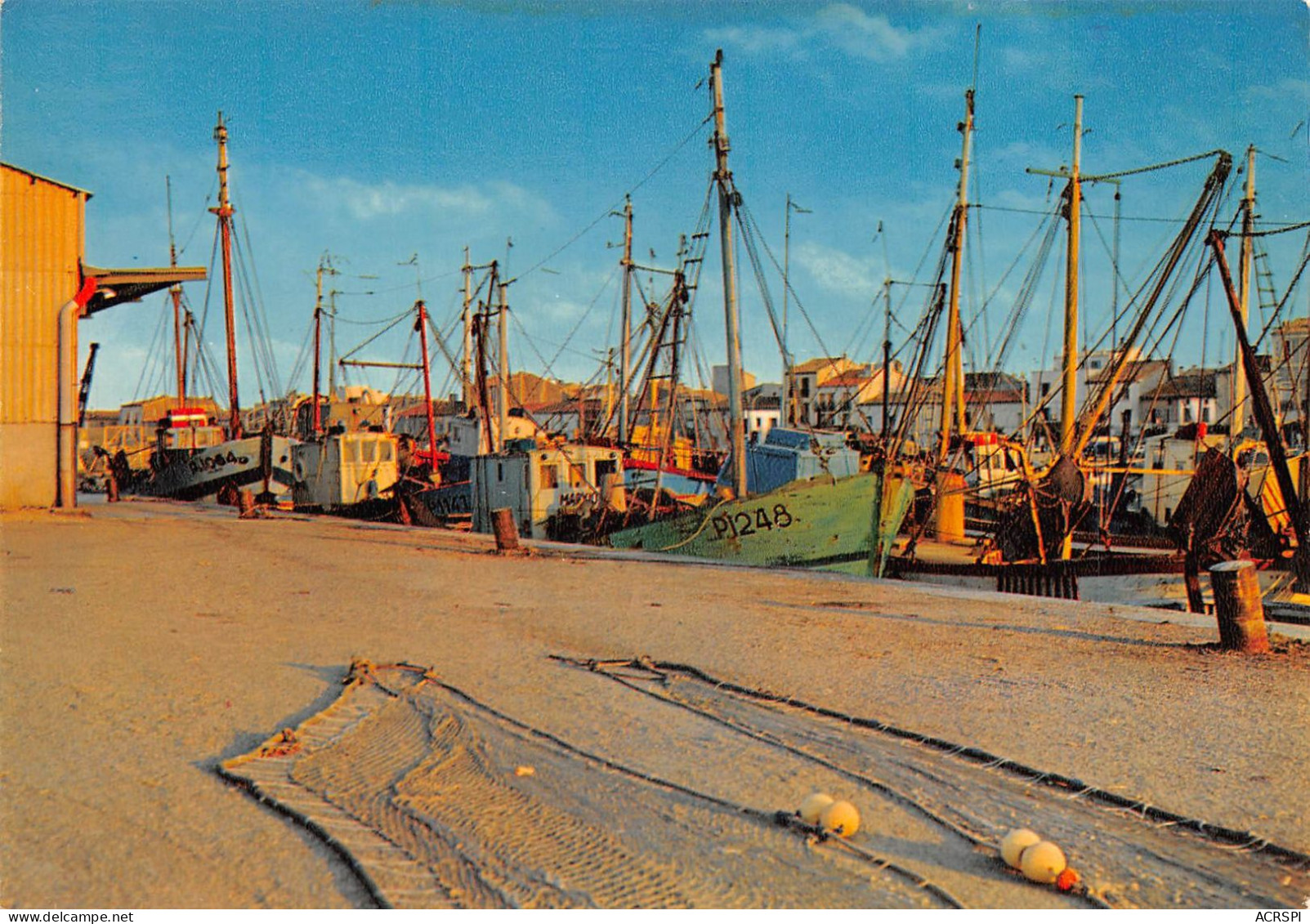 11 PORT LA NOUVELLE    En Flanant Sur Le Port         (Scan R/V) N°   21   \MR8078 - Port La Nouvelle