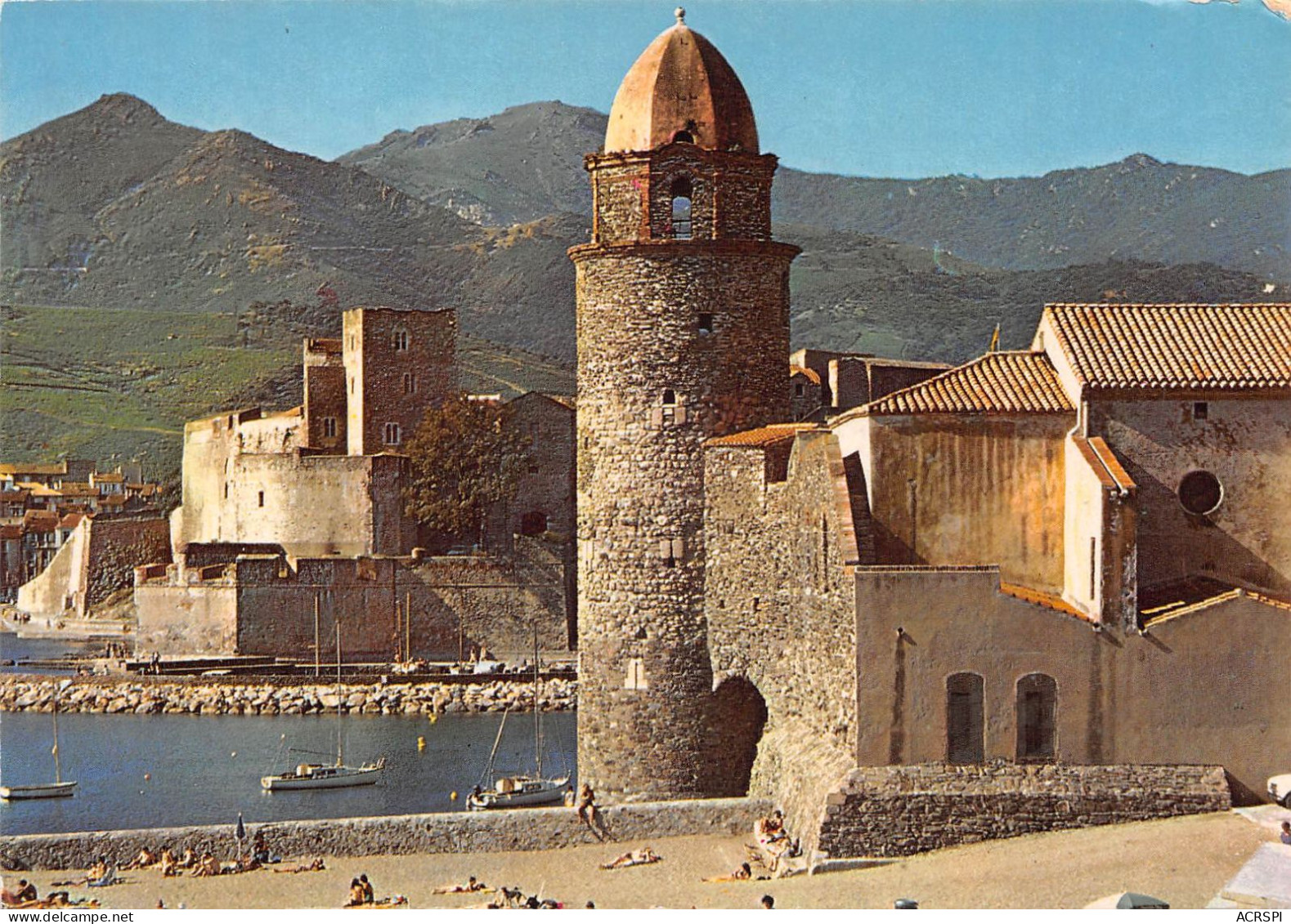 66 COLLIOURE    La Baie Et L'église  ND Des Anges     Et Le Chateau Royal       (Scan R/V) N°   17   \MR8076 - Collioure