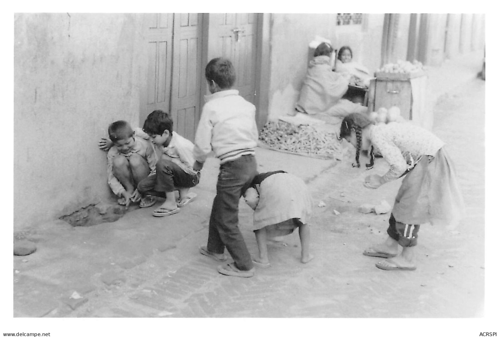 NEPAL KATMANDOU Enfants  De TEKU Année 1984  Katmandhu  Katmandu KATHMANDU N°  43   \MR8073 - Nepal