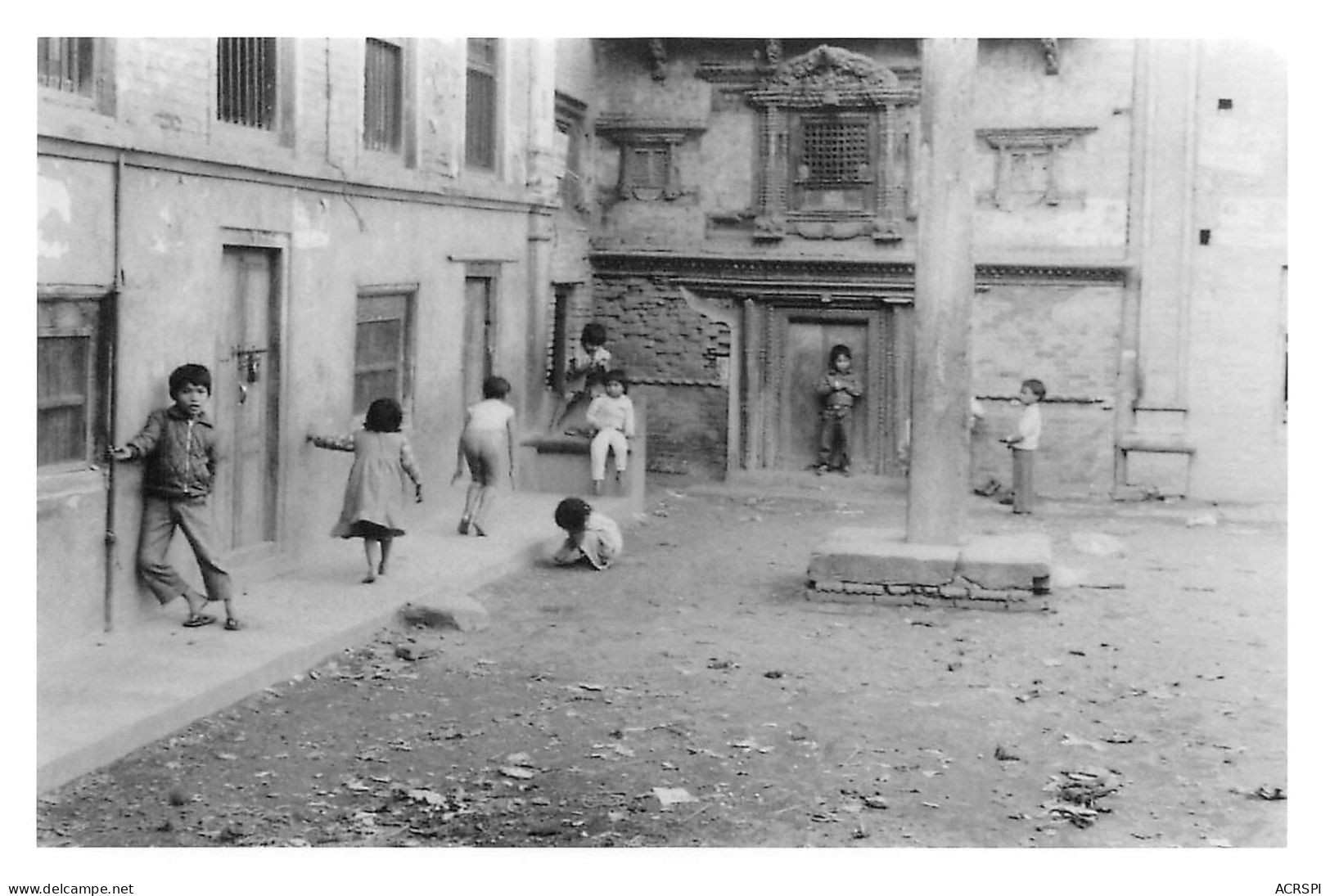 NEPAL KATMANDOU Rue Vers Le Marché De TEKU Année 1984  Katmandhu  Katmandu KATHMANDU N°  42   \MR8073 - Nepal