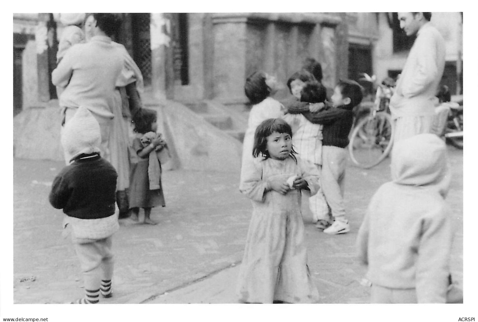 NEPAL KATMANDOU Enfants à  DURBAN  Année 1984  Katmandhu  Katmandu KATHMANDU N°  39   \MR8073 - Népal