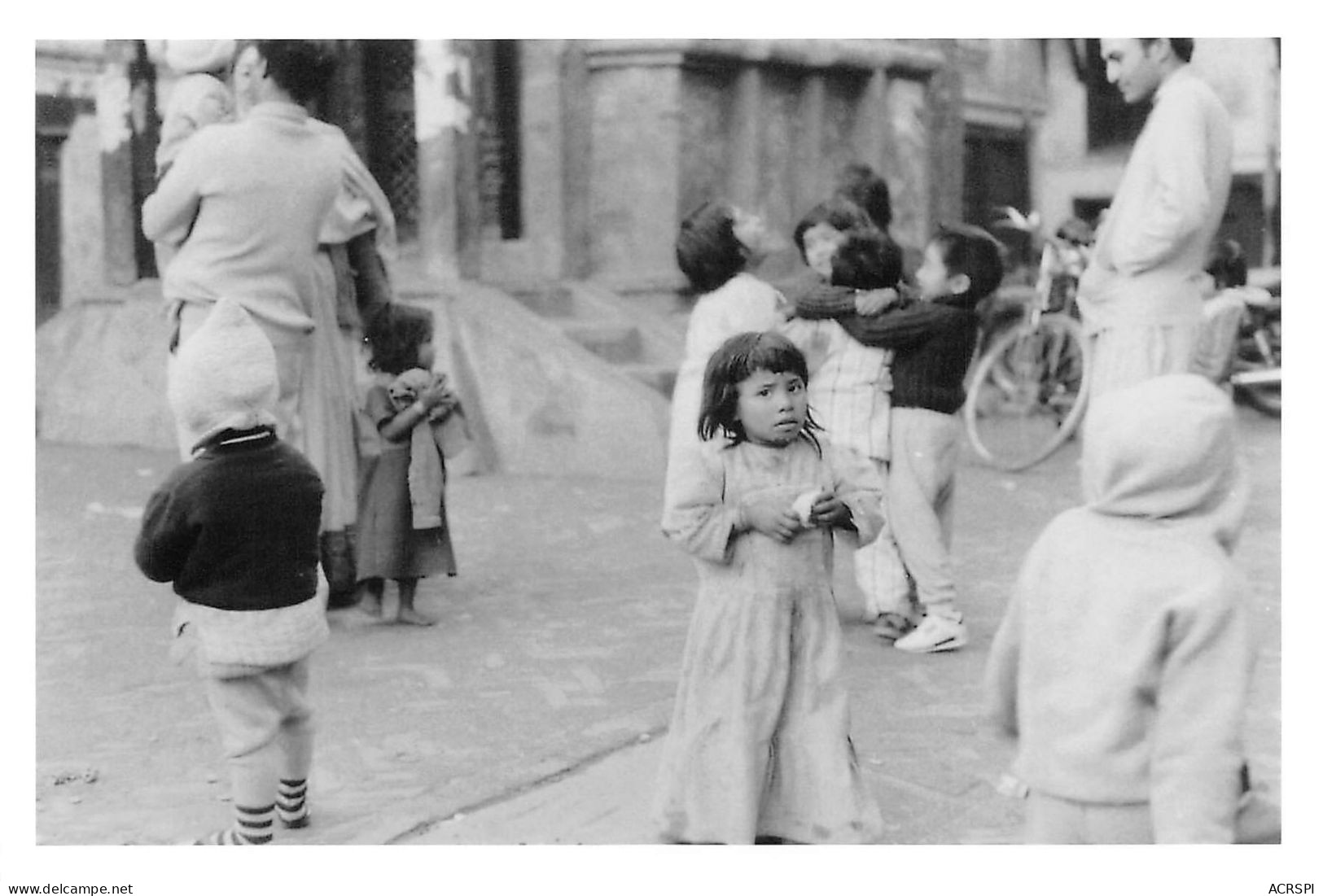 NEPAL KATMANDOU Enfants à  DURBAN  Année 1984  Katmandhu  Katmandu KATHMANDU N°  38   \MR8073 - Nepal