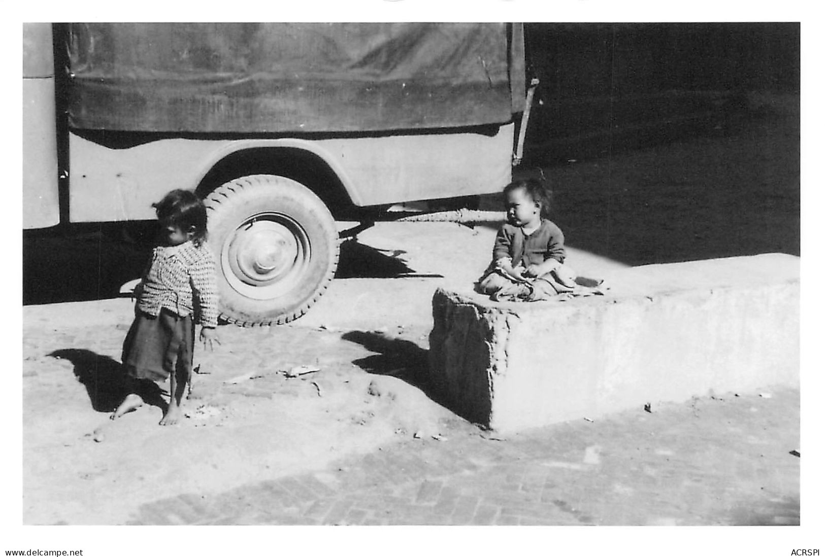 NEPAL KATMANDOU Enfants Népalais Année 1984  Katmandhu  Katmandu N°  15   \MR8073 - Nepal