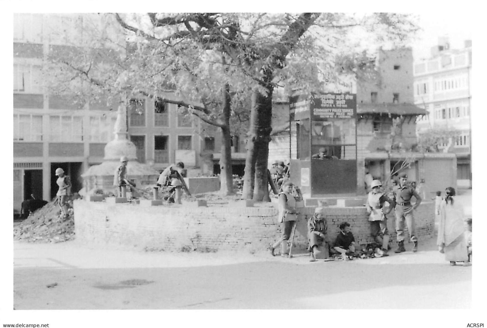 NEPAL KATMANDOU Durban Square Guérite Militaire Plantons Année 1984  Katmandhu  Katmandu N°  6   \MR8073 - Népal
