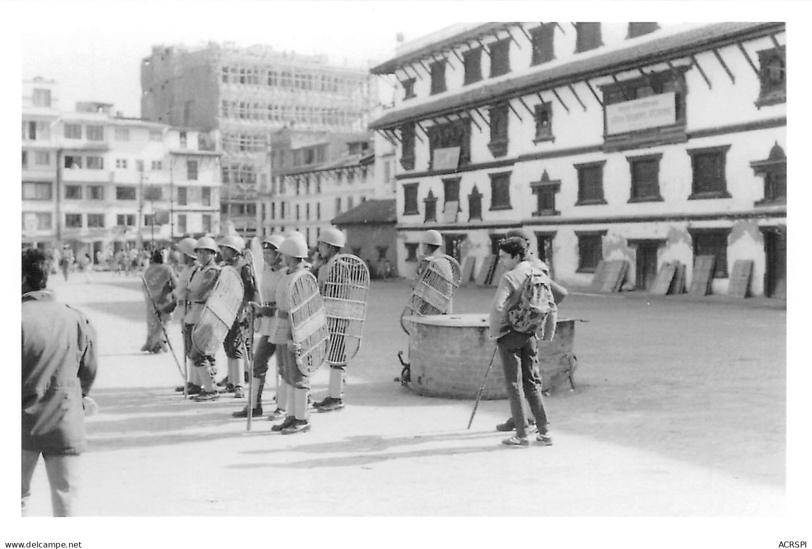 NEPAL KATMANDOU Durban Square  Soldats Un Jour De Manifestation Année 1984  Katmandhu  Katmandu N°   1   \MR8073 - Népal